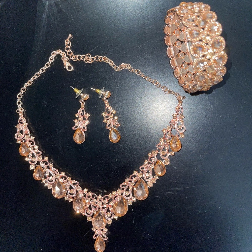 Rosegold jewelry bundle necklace , earrings , bracelet